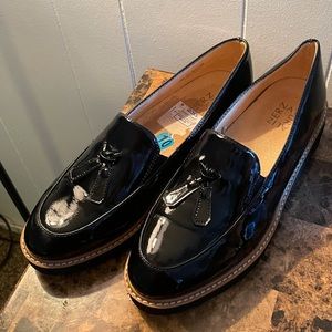 Size 10 Naturalizer shoes. New
